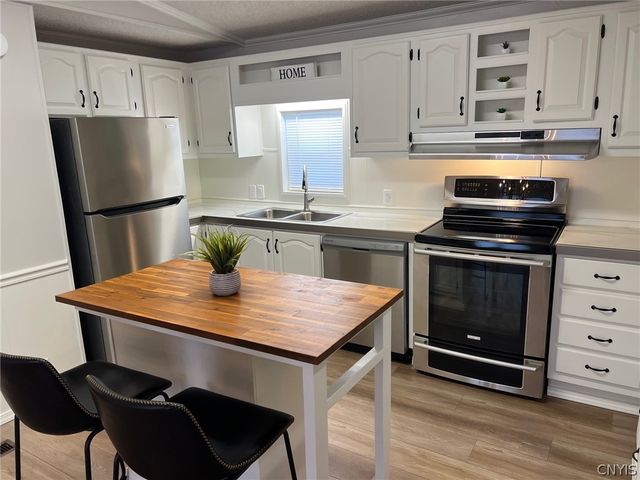 215 BRETT BRAE, New Hartford, NY 13323