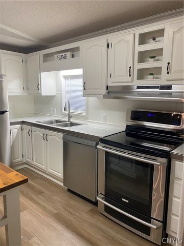 215 BRETT BRAE, New Hartford, NY 13323