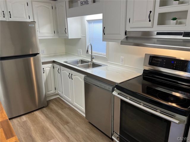 215 BRETT BRAE, New Hartford, NY 13323