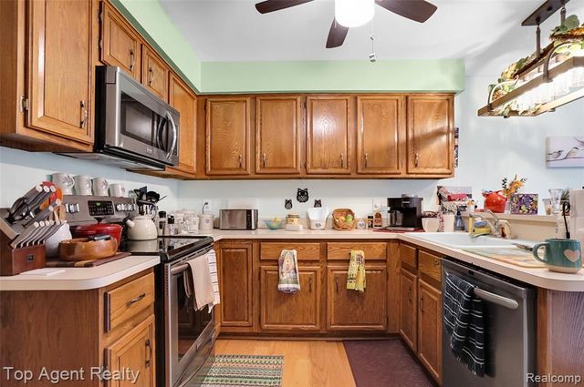 43058 W Kirkwood Drive, Clinton Township, MI 48038