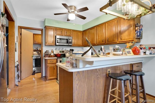 43058 W Kirkwood Drive, Clinton Township, MI 48038
