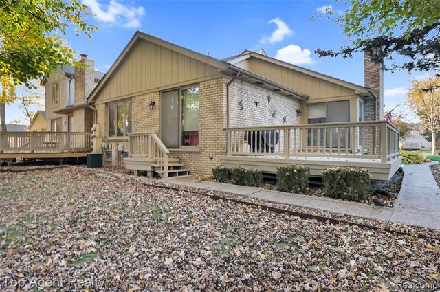 43058 W Kirkwood Drive, Clinton Township, MI 48038