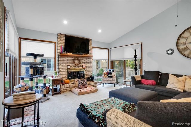 43058 W Kirkwood Drive, Clinton Township, MI 48038