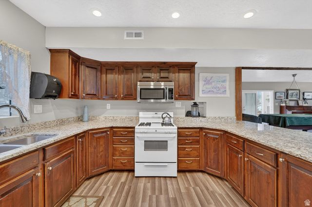 3016 W 5650 S, Roy, UT 84067