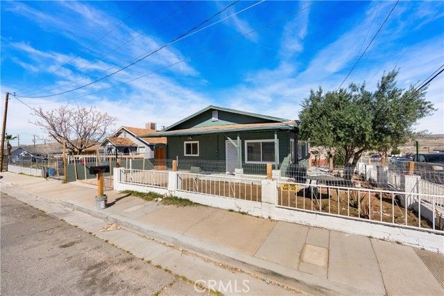 625 E Freedrick Street, Barstow, CA 92311