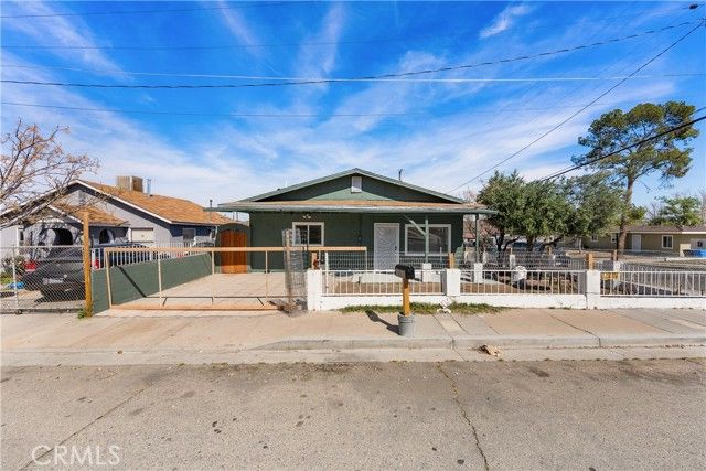 625 E Freedrick Street, Barstow, CA 92311