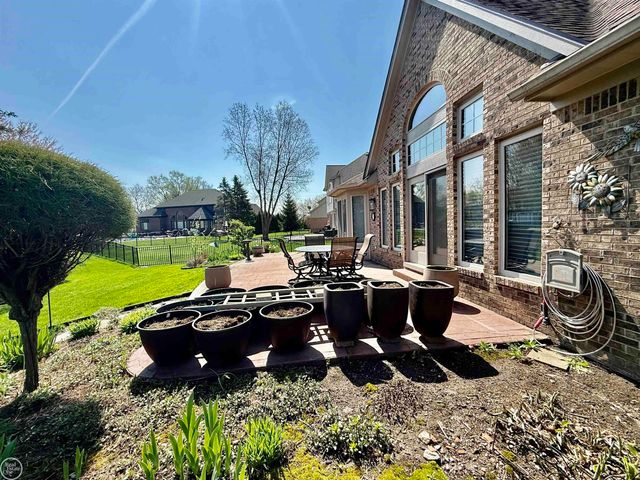 47094 Burning Tree Lane, Macomb Twp, MI 48044