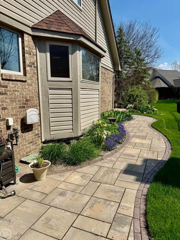 47094 Burning Tree Lane, Macomb Twp, MI 48044