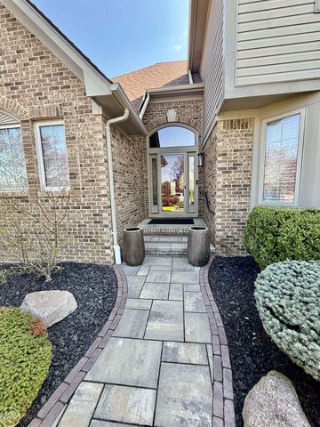 47094 Burning Tree Lane, Macomb Twp, MI 48044
