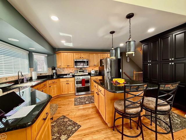 47094 Burning Tree Lane, Macomb Twp, MI 48044
