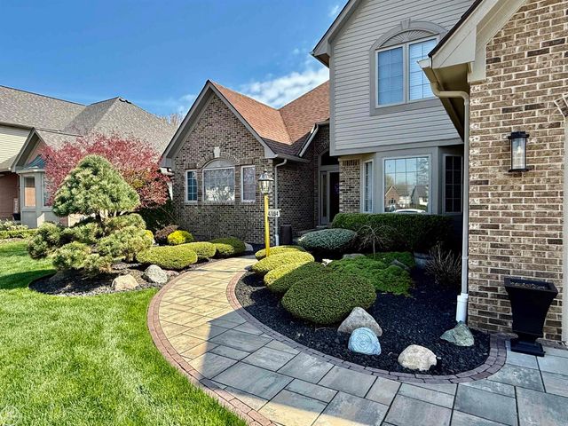 47094 Burning Tree Lane, Macomb Twp, MI 48044