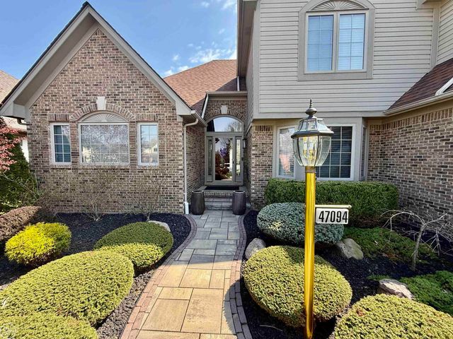 47094 Burning Tree Lane, Macomb Twp, MI 48044
