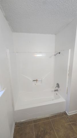 903 W 1st ST, Cameron, TX 76520