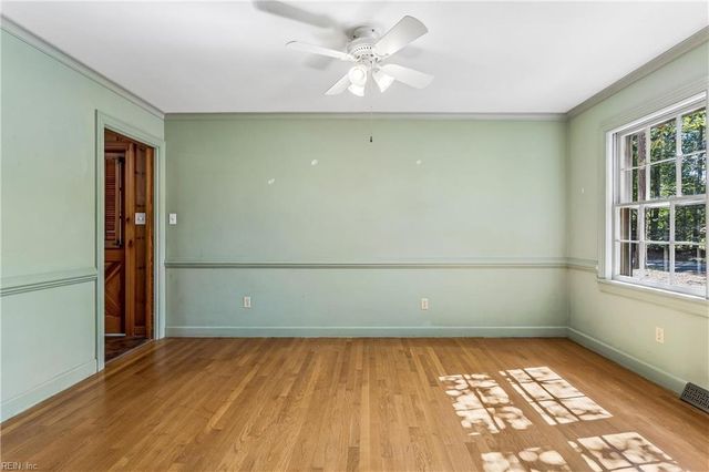 9 Scott RD, Newport News, VA 23606
