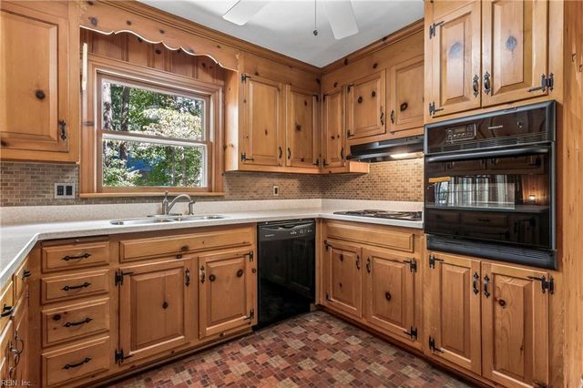 9 Scott RD, Newport News, VA 23606