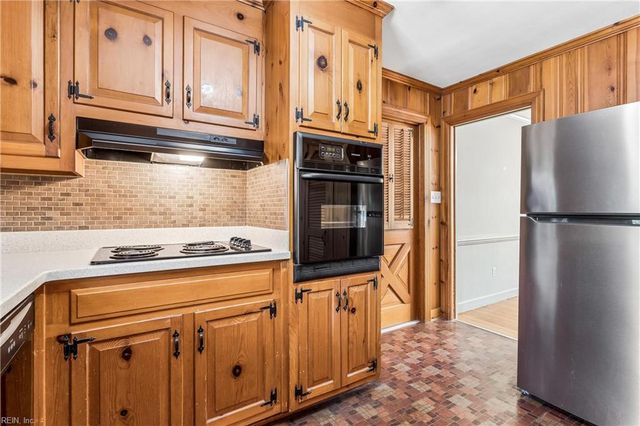 9 Scott RD, Newport News, VA 23606