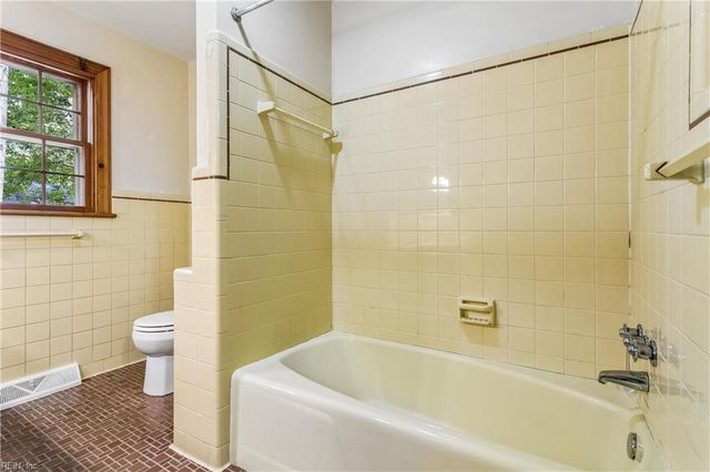 9 Scott RD, Newport News, VA 23606