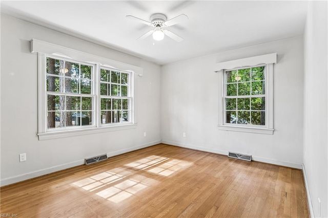 9 Scott RD, Newport News, VA 23606