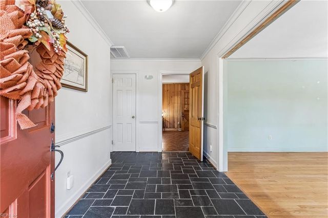 9 Scott RD, Newport News, VA 23606