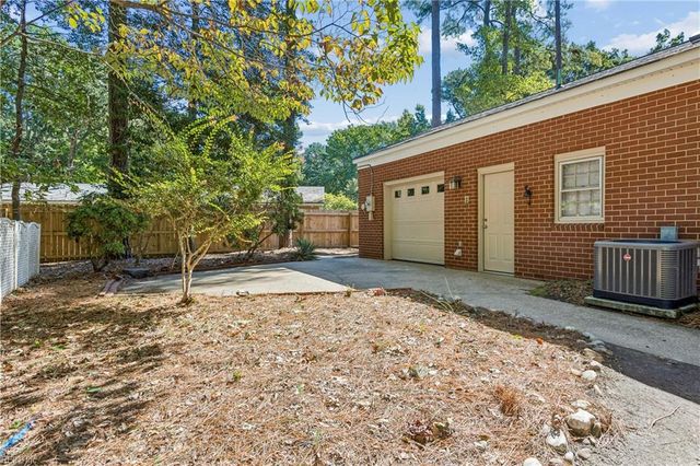 9 Scott RD, Newport News, VA 23606