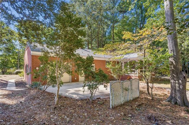 9 Scott RD, Newport News, VA 23606