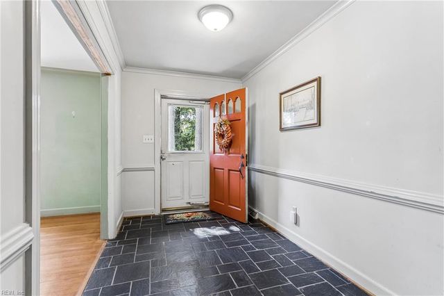 9 Scott RD, Newport News, VA 23606