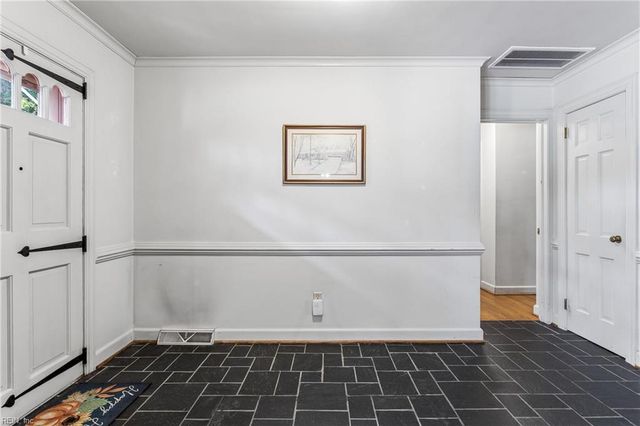 9 Scott RD, Newport News, VA 23606
