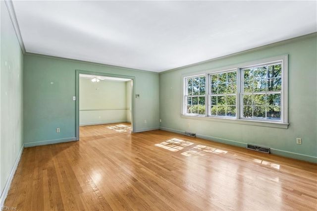 9 Scott RD, Newport News, VA 23606