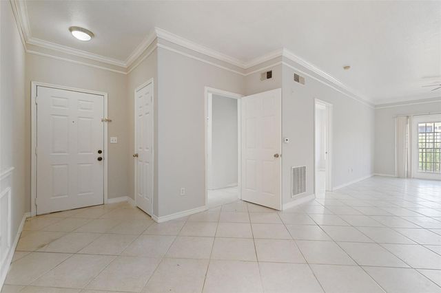 4304 BAYSIDE VILLAGE DRIVE 103, Tampa, FL 33615