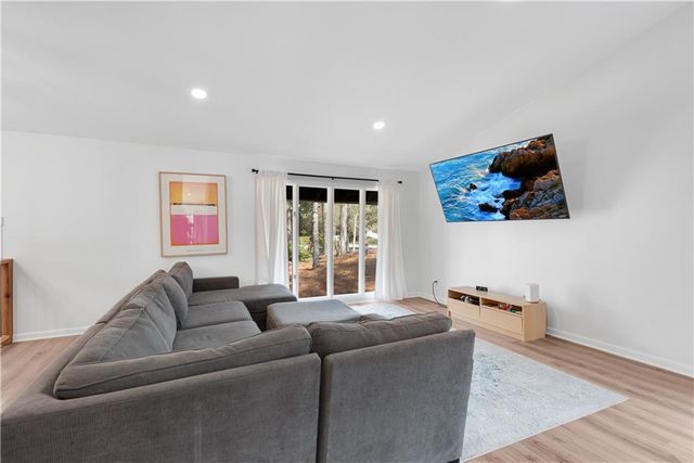 5360 Willow Point Parkway, Marietta, GA 30068