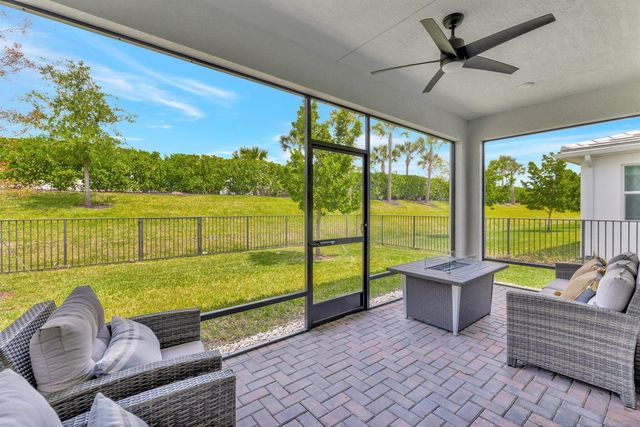 11527 SW Viridian Boulevard, Port St. Lucie, FL 34987