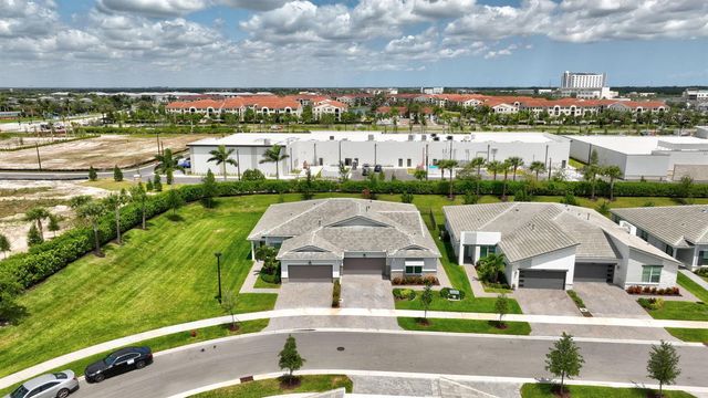 11527 SW Viridian Boulevard, Port St. Lucie, FL 34987