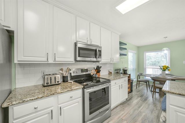 38 Tallow Hill Place, Spring, TX 77382