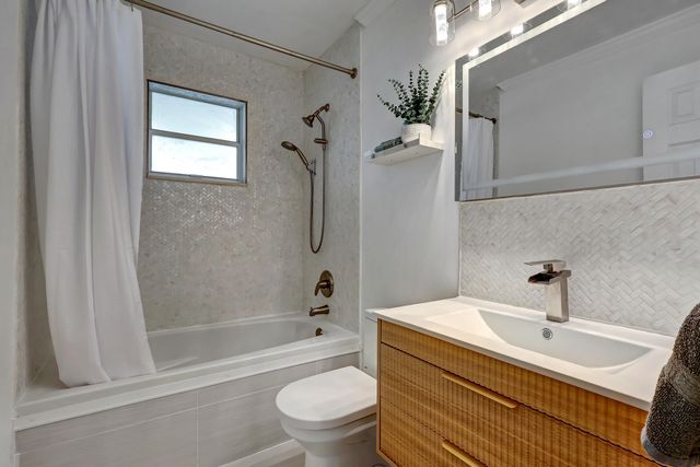 3546 Betty Ann Court E, Palm Beach Gardens, FL 33403