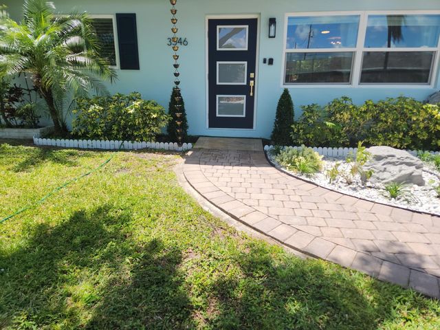 3546 Betty Ann Court E, Palm Beach Gardens, FL 33403
