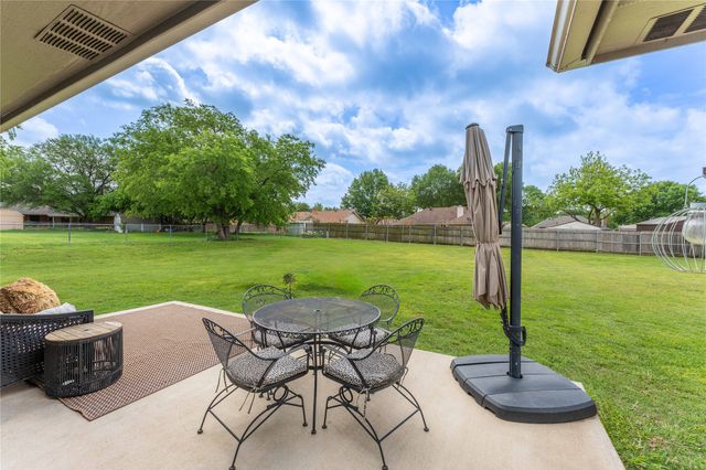 523 W 1st Street, Justin, TX 76247