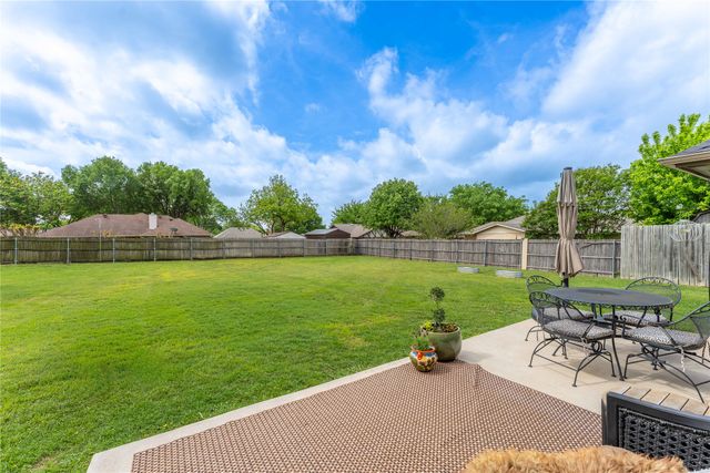 523 W 1st Street, Justin, TX 76247