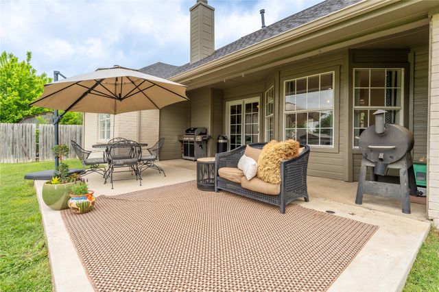 523 W 1st Street, Justin, TX 76247