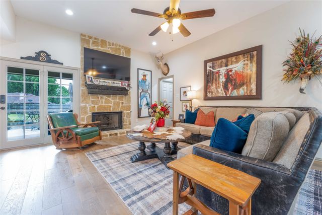 523 W 1st Street, Justin, TX 76247