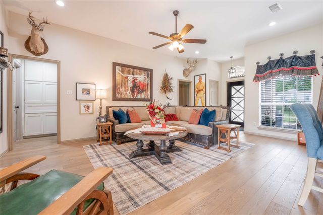 523 W 1st Street, Justin, TX 76247