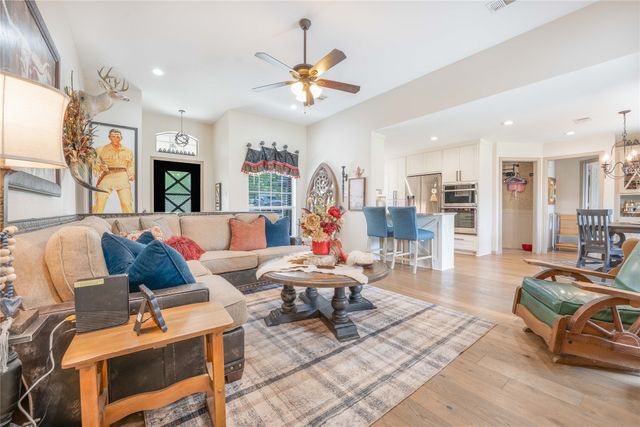 523 W 1st Street, Justin, TX 76247