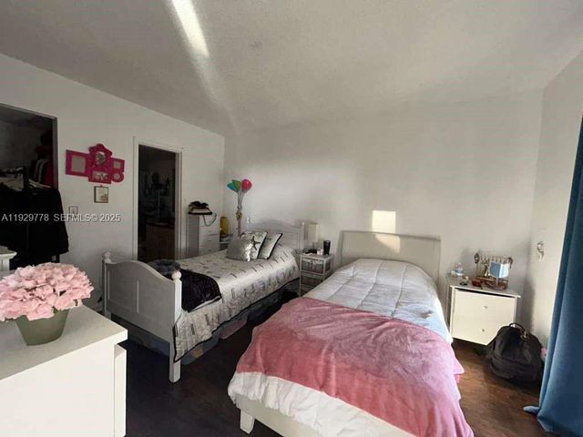 13499 Biscayne Boulevard 1206, North Miami, FL 33181