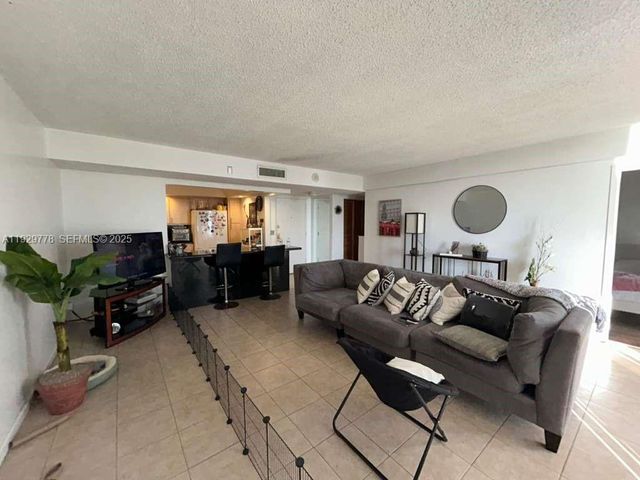 13499 Biscayne Boulevard 1206, North Miami, FL 33181