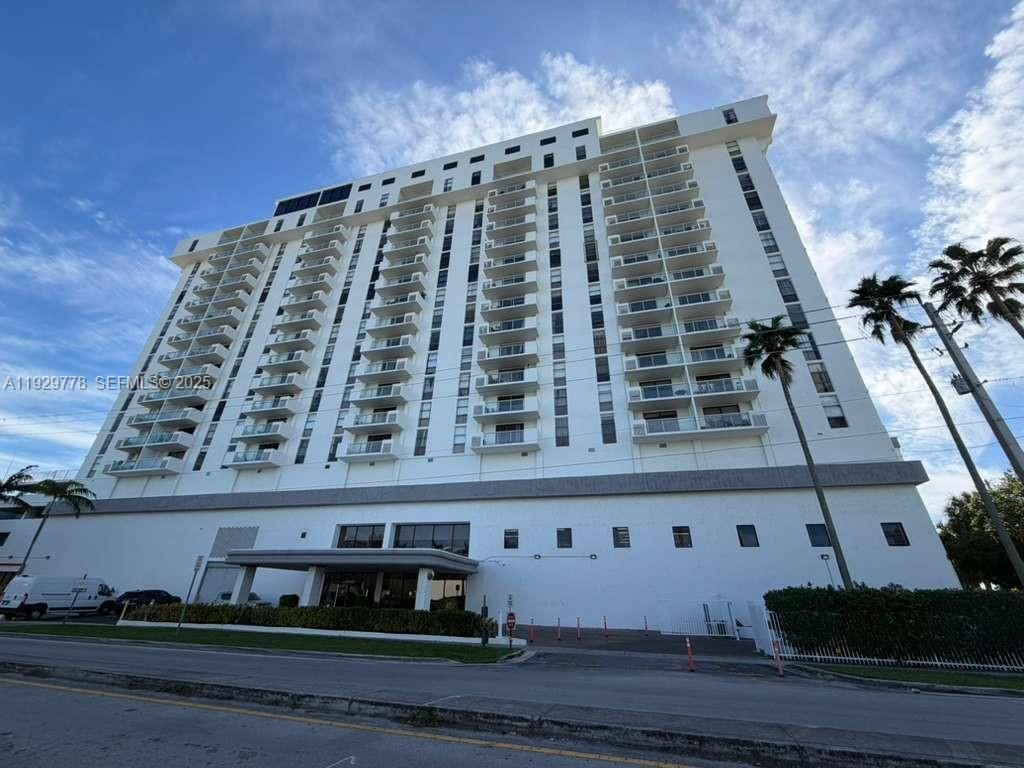13499 Biscayne Boulevard 1206, North Miami, FL 33181