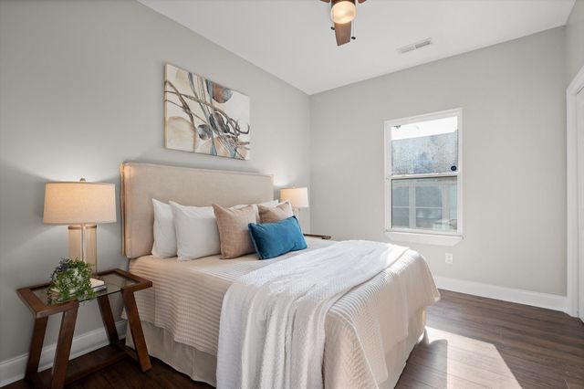1703 E 14th Street, Chattanooga, TN 37404