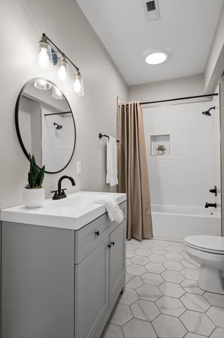 1703 E 14th Street, Chattanooga, TN 37404