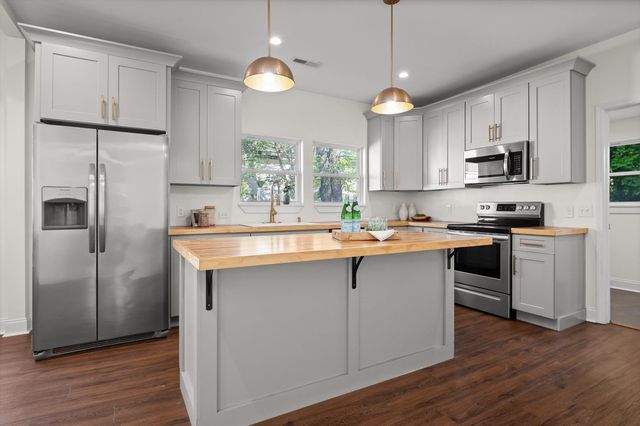 1703 E 14th Street, Chattanooga, TN 37404