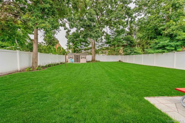 41 W 6th Street, Patchogue, NY 11772