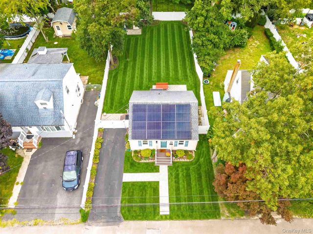 41 W 6th Street, Patchogue, NY 11772