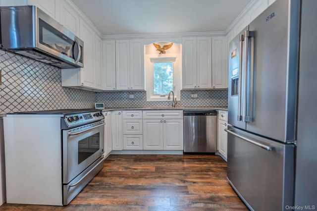 41 W 6th Street, Patchogue, NY 11772